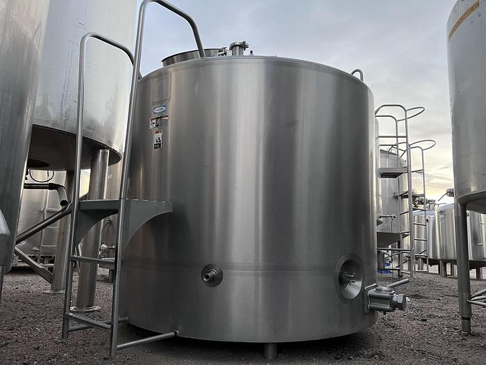 Refurbished 800 GALLON WALKER PROCESSOR TANK