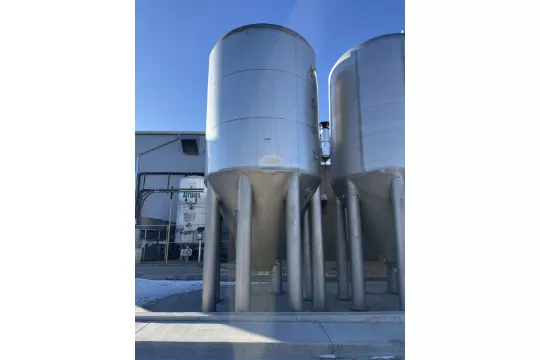 Refurbished 310 Barrel (10,000 Gal.) Jacketed Fermenter
