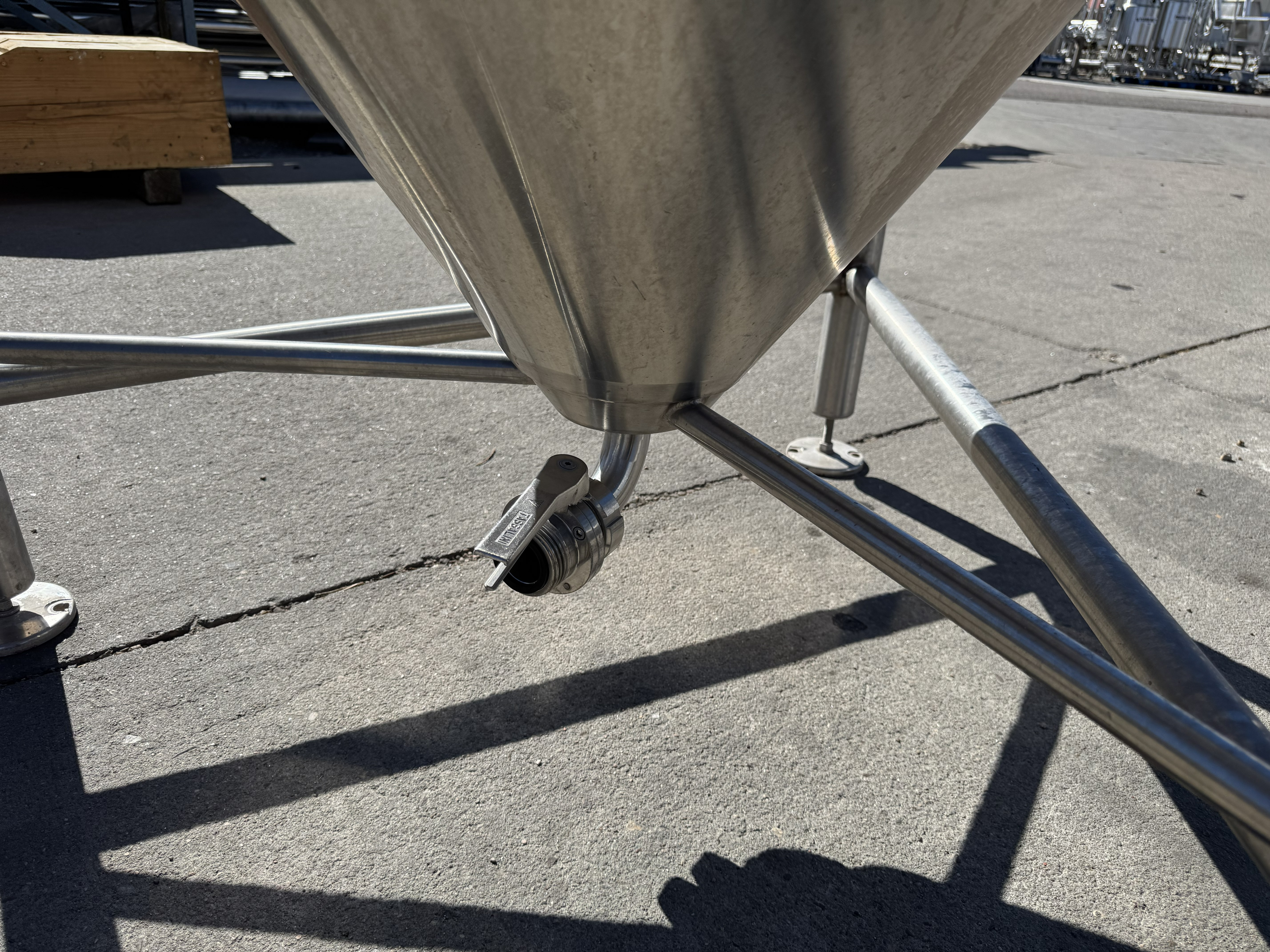 Refurbished 220 Gallon Fermenter Tank