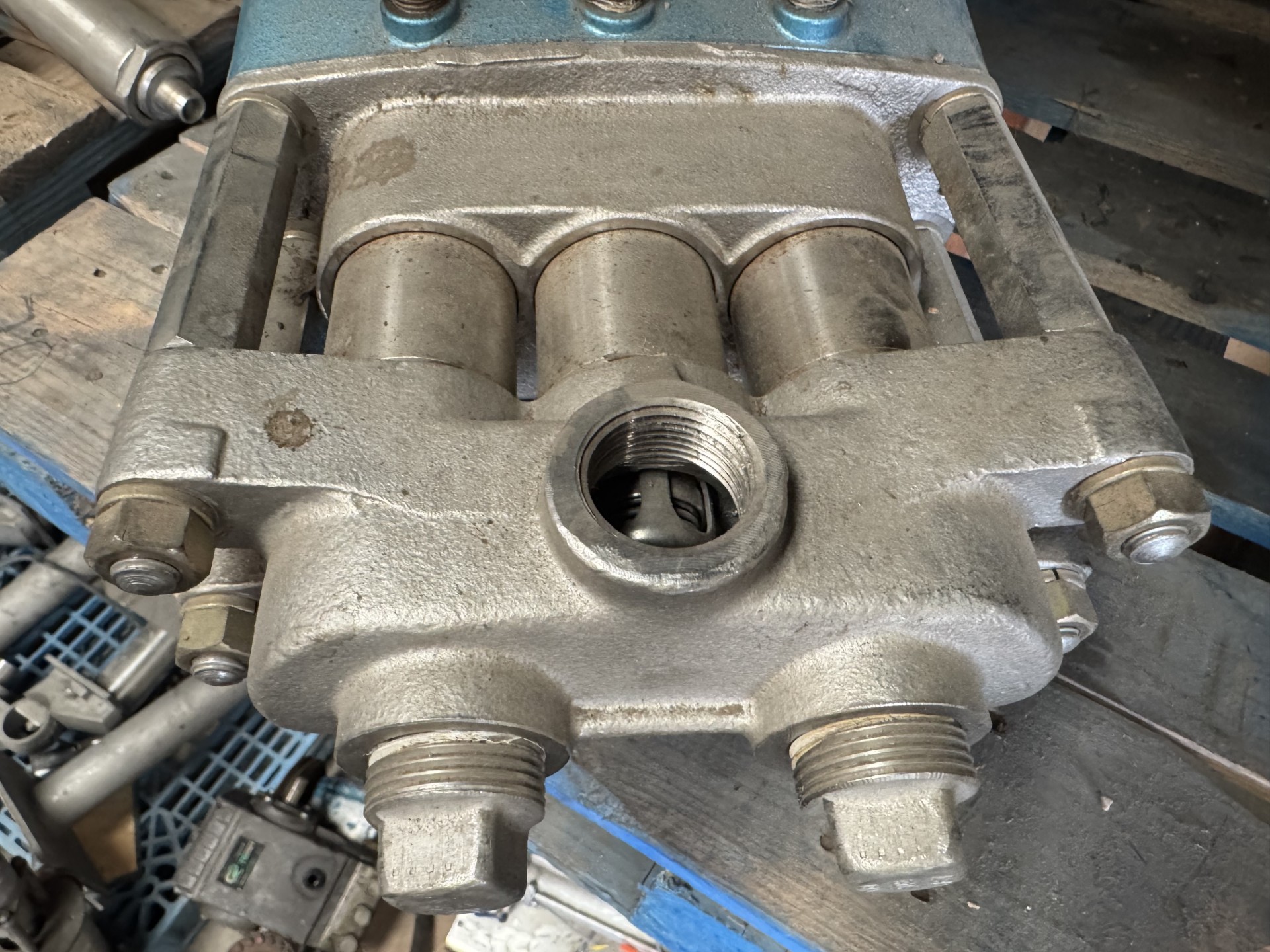 Used CAT PUMPS 1521 PISTON PUMP