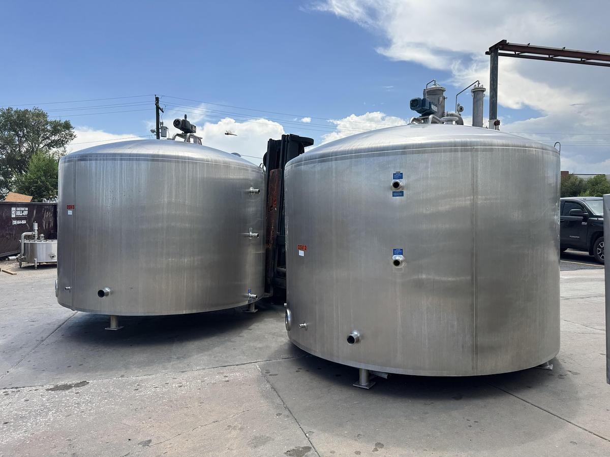 Refurbished 2,500 GALLON PASTEURIZER TANK
