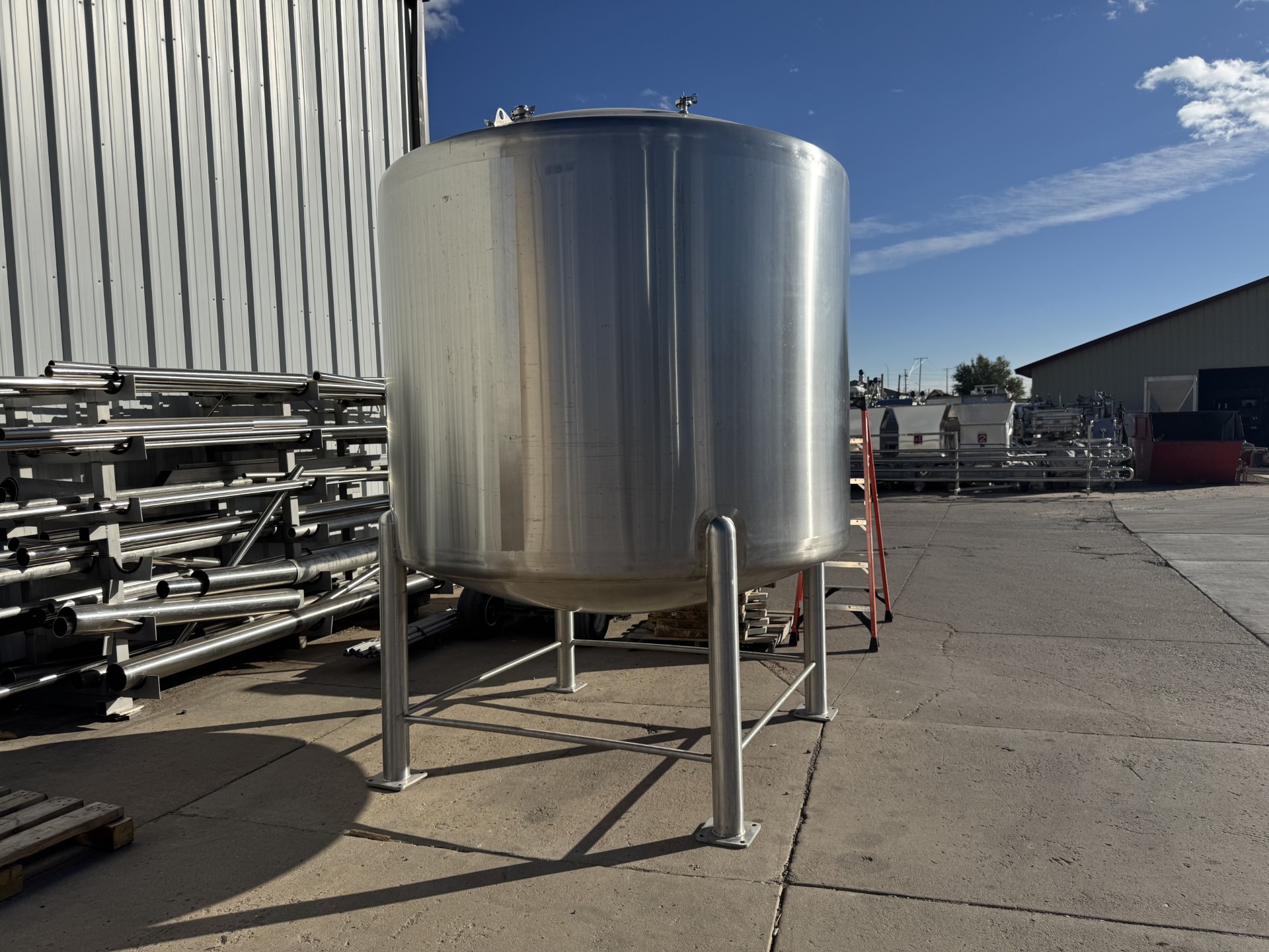 Refurbished 1,700 GAL. SINGLE SHELL TANK