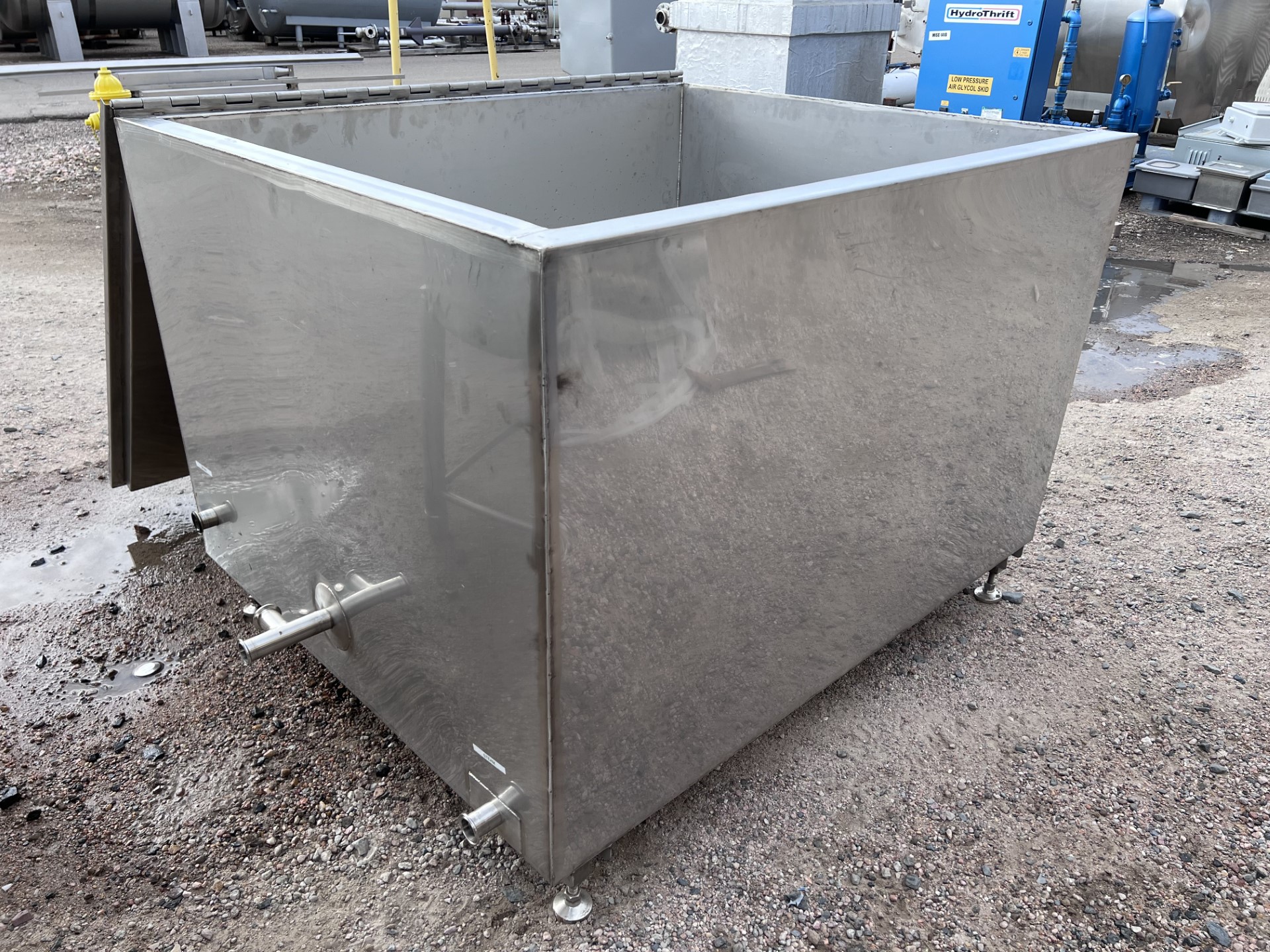 Used 300 GALLON STORAGE TANK