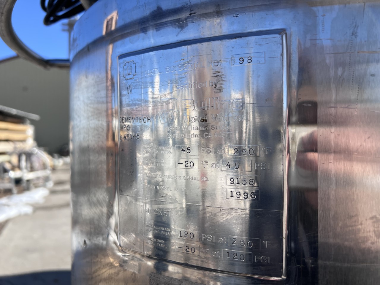 Used 25 GALLON MIX TANK
