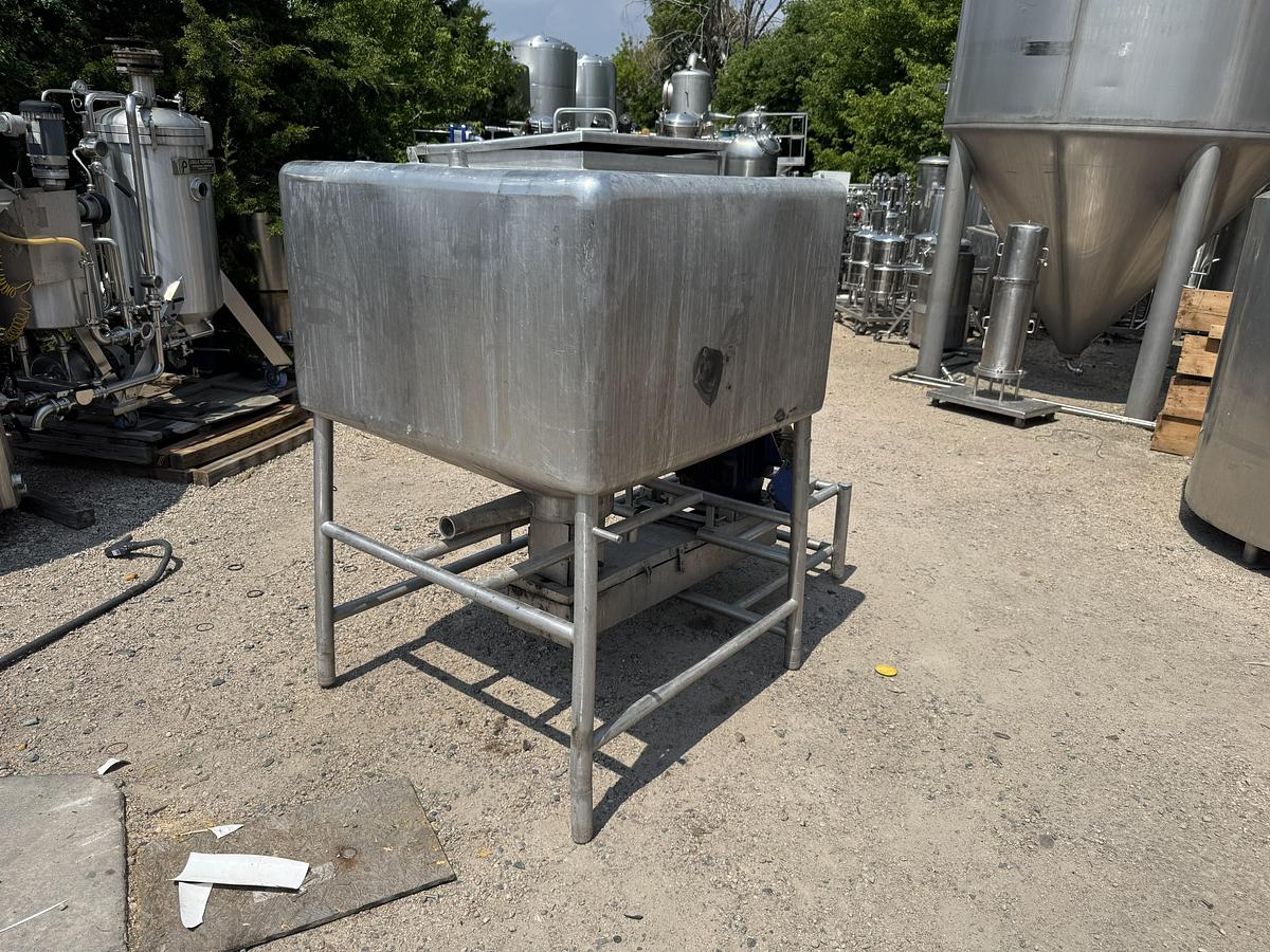 Used 280 GALLON LIQUIFIER TANK