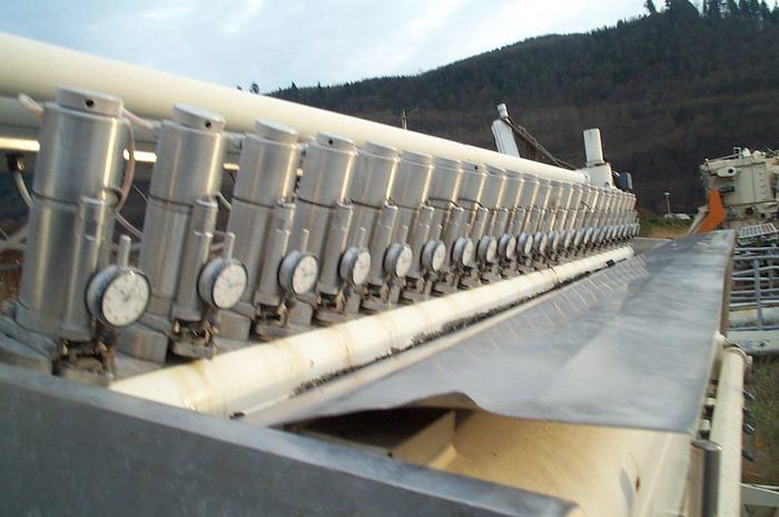 Used 135" (3.42M) ESCHER WYSS S/S PRESSURIZED HEADBOX