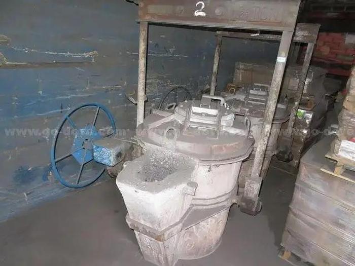 Used MODERN POURING LADLE