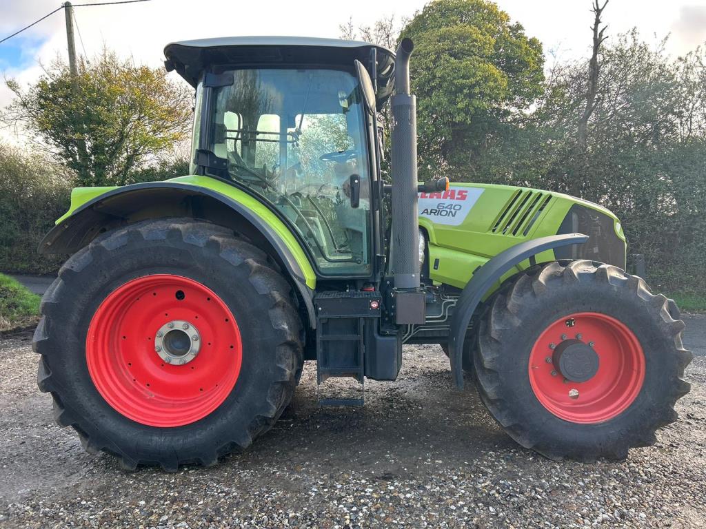 Used Claas Arion 640 4wd Tractor