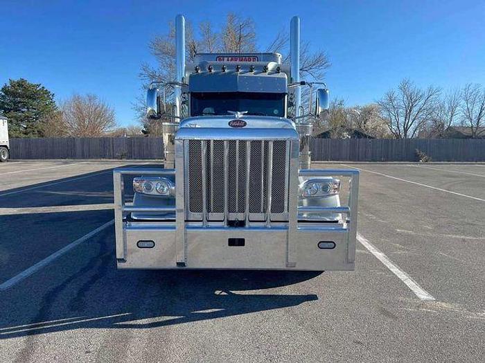 Used 2022 Peterbilt Tractor