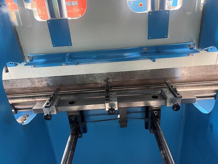 Usato PIEGATRICE FARINA IDRAULICA 1500X40