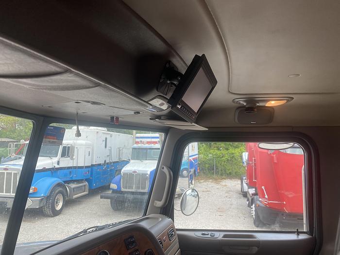 Used 2009 Peterbilt 386 Rillback wrecker