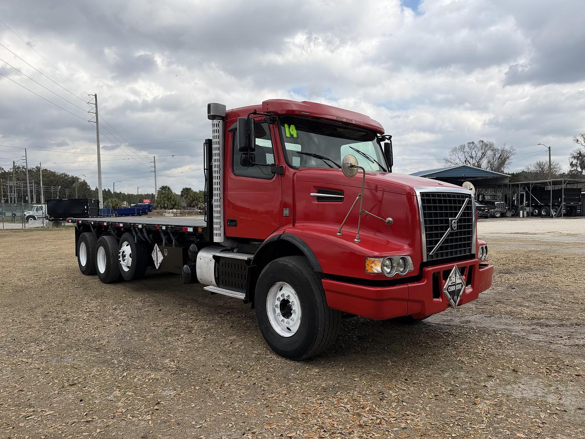 Used 2014 Volvo VHD #5800