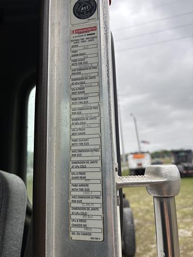 Used 2013 KW T800 Tri-Axle Cab & Chassis