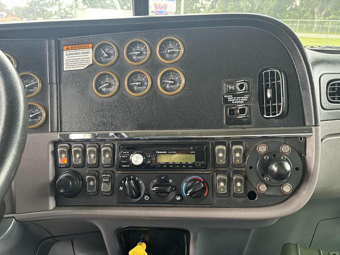 Used 2013 Peterbilt 365 Tandem-Axle Roll-Off Truck