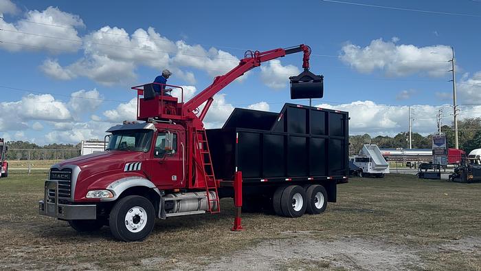 Used 2009 Mack GU813 Tandem-Axle Grapple Truck #5670