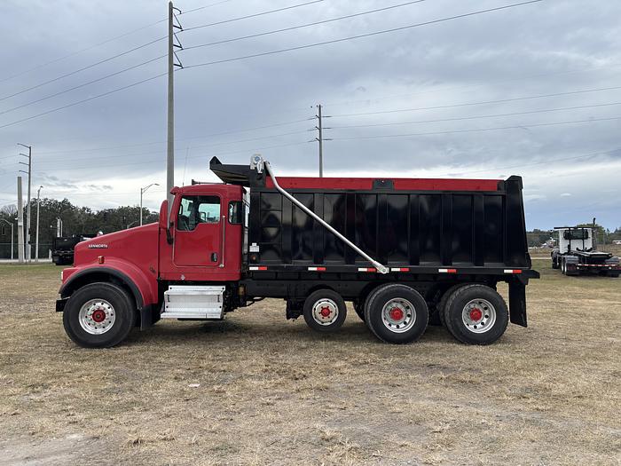 Used 2007 Kenworth W900 Tri-Axle Dump Truck