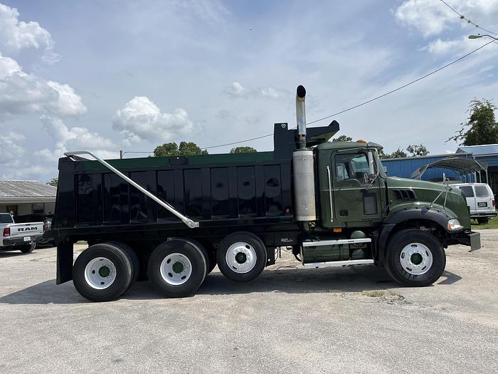 Used 2009 Mack GU813 Tri-Axle Dump Truck #5627