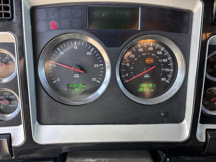 Used 2014 Kenworth T800 Tri-Axle Dump Truck #5621