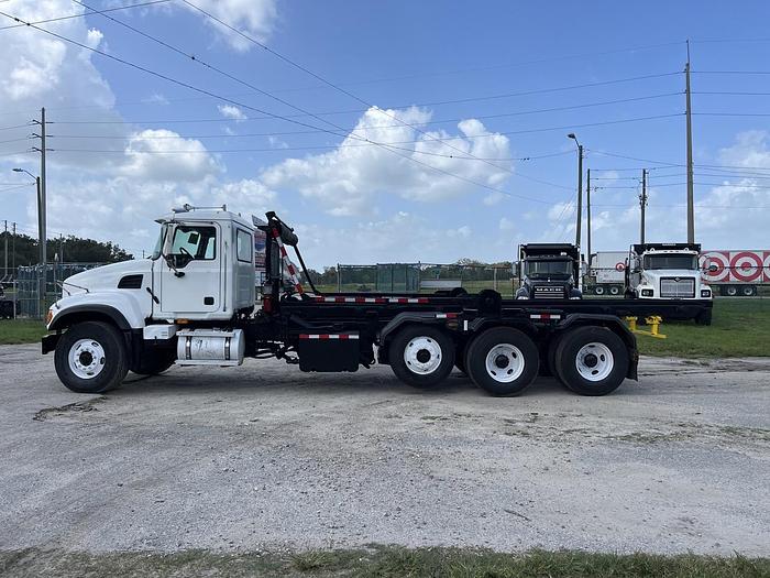 Used 2006 MACK CV713 Tri-Axle Roll-Off #5705