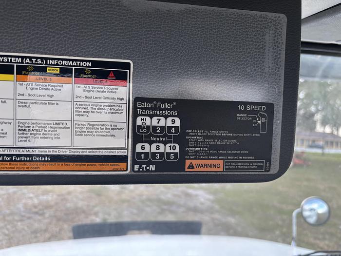 Used 2009 Volvo VNL Tandem-Axle Cab & Chassis #5581