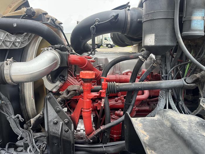 Used 2008 Mack GU713 Tri-Axle Roll-Off Truck