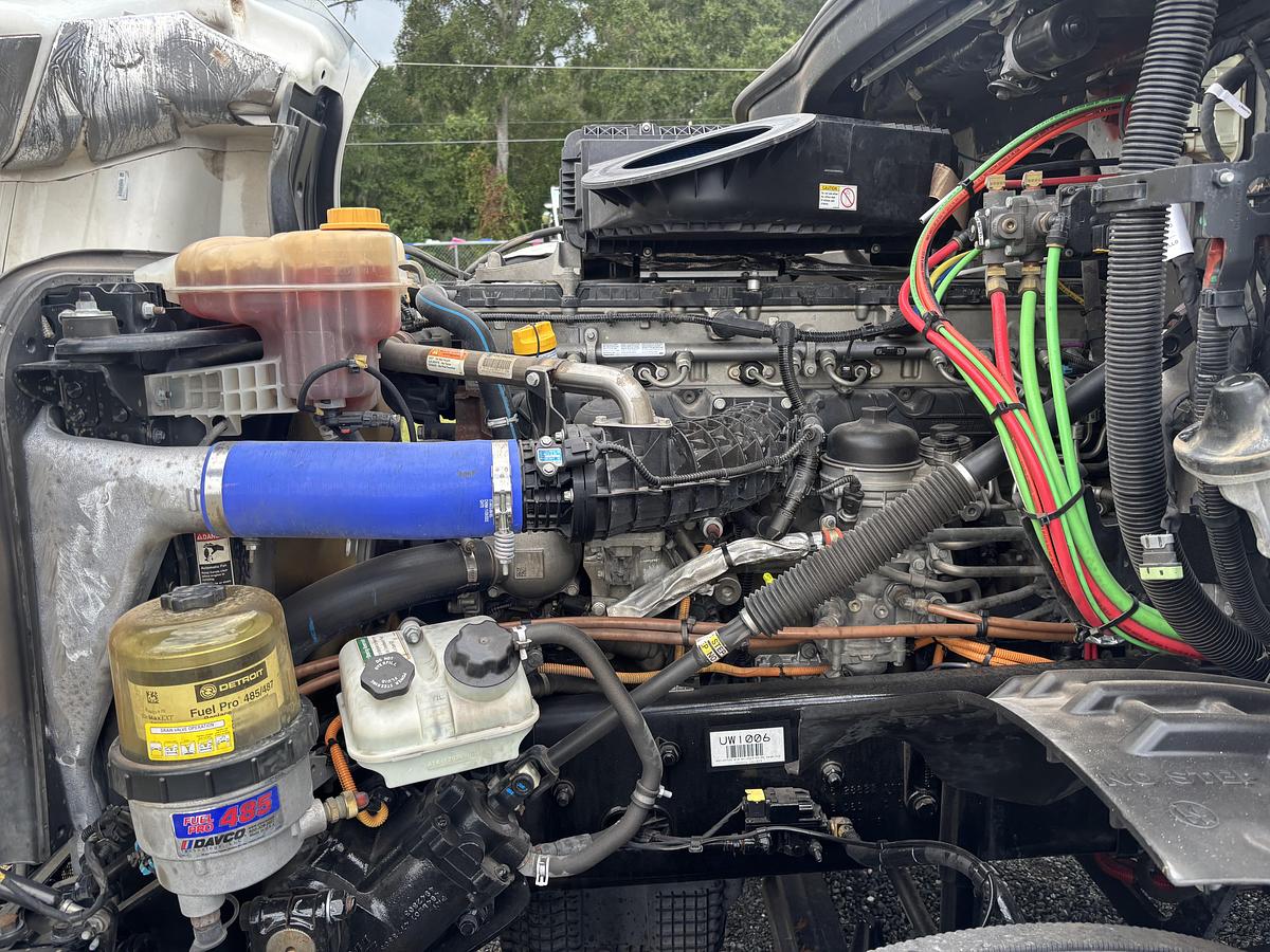 Used 2024 Freightliner Cascadia 126 Day Cab Truck #CONS