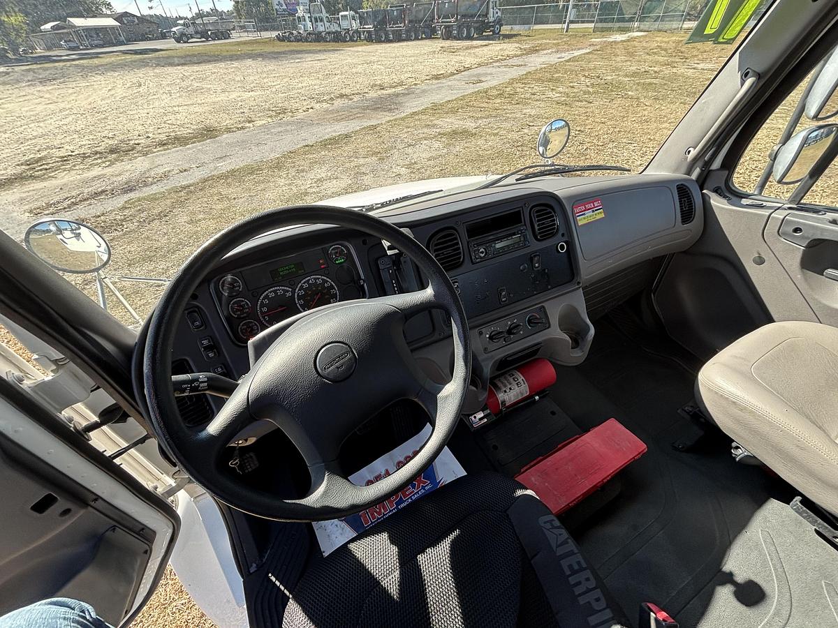 Used 2017 Freightliner M2 106 #5785