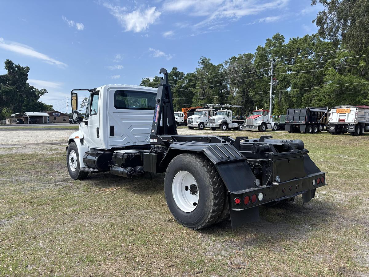 Used 2002 International  Durastar 4300 Single-Axle Hooklift Truck