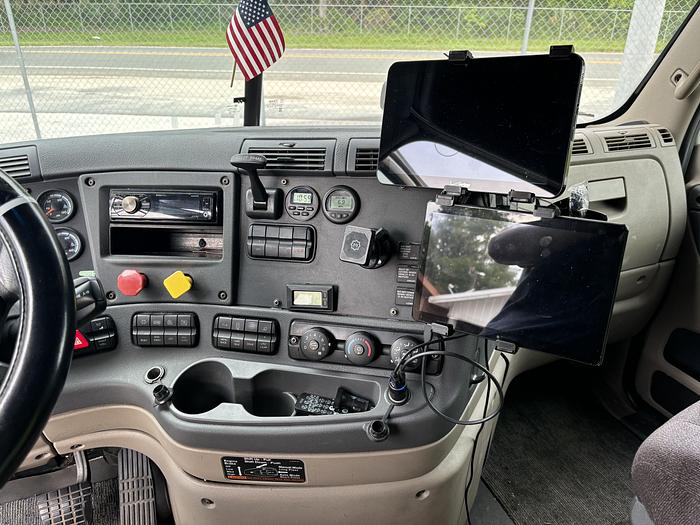 Used 2014 Freightliner Cascadia 125 Evolution Sleeper Truck (Consignment)