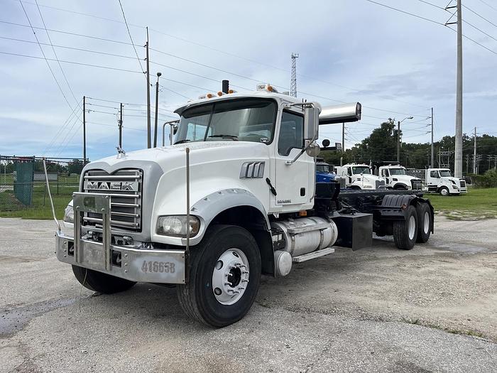 Used 2009 Mack GU713 Tandem-Axle Roll-Off Truck #5615
