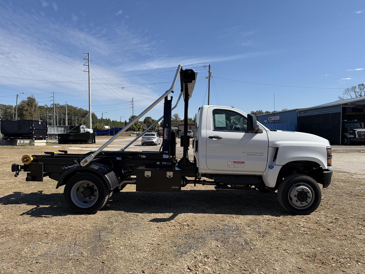 2023 Chevrolet Silverado 5500 Cab & Chassis #5801