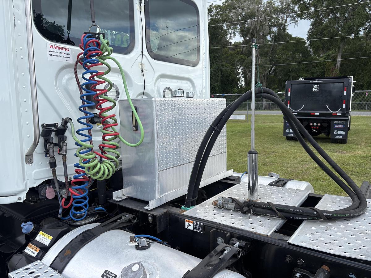 Used 2024 Freightliner Cascadia 126 Day Cab Truck #CONS