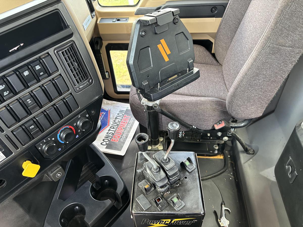 Used 2018 Mack GU813 Tandem-Axle Roll-Off Truck #5792