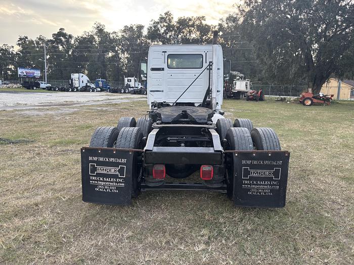 Used 2009 Volvo VNL Tandem-Axle Cab & Chassis #5581