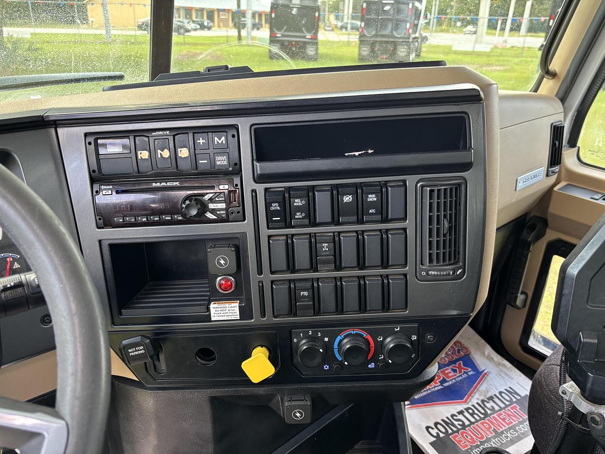 Used 2018 Mack GU813 Tandem-Axle Roll-Off Truck #5792