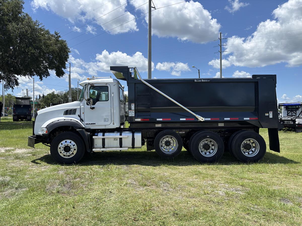 Used 2015 Mack GU813 Tri-Axle Dump Truck T800 Tri-Axle Dump Truck