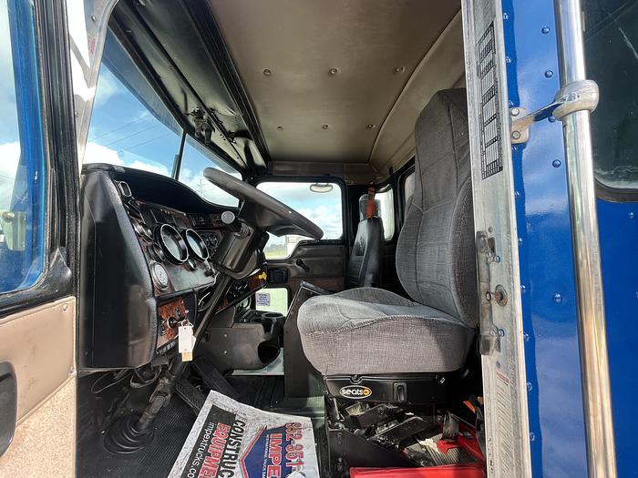 Used 2005 Kenworth W900 #5627