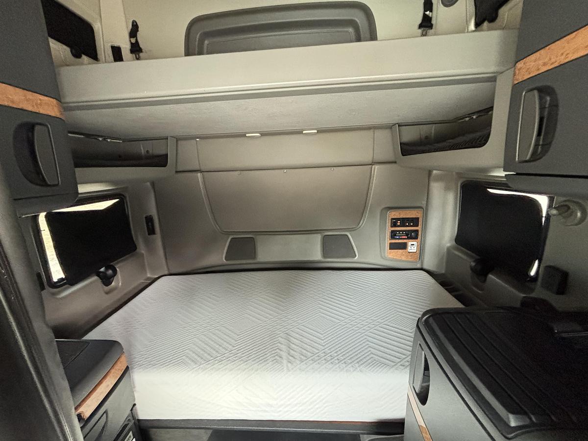 Used 2018 International ProStar+ Sleeper Truck #CONS