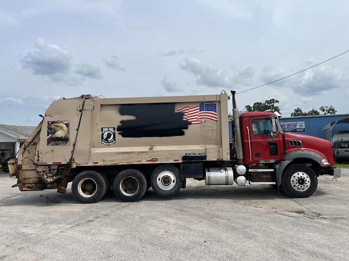 Used 2010 Mack GU813 Tri-Axle Garbage Truck #5615