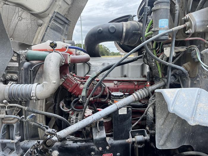 Used 2012 MACK Pinnacle CXU613 Day Cab Road Tractor #5657