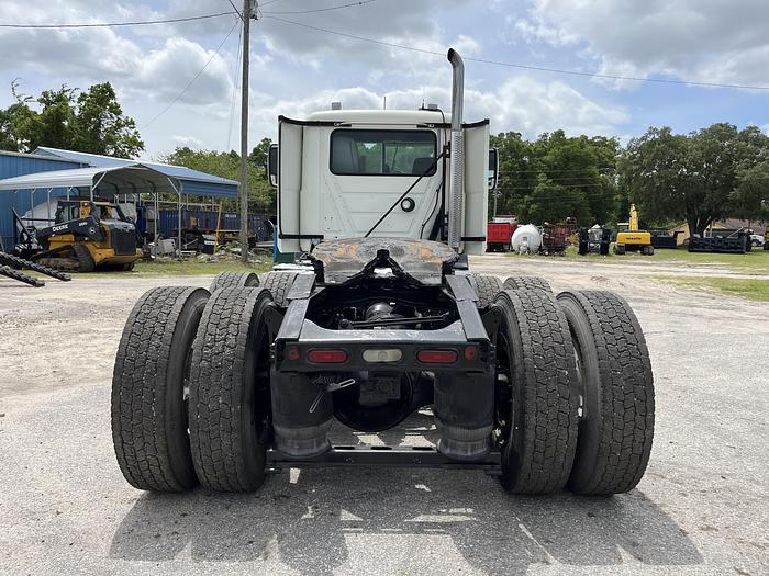 Used 2013 Mack Pinnacle CXU613 Day Cab Road Tractor