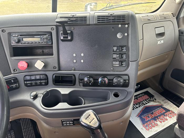 Used 2013 Freightliner Cascadia 125 Day Cab CONSIGNMENT