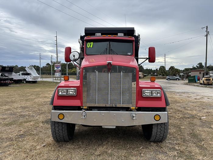Used 2007 Kenworth W900 Tri-Axle Dump Truck