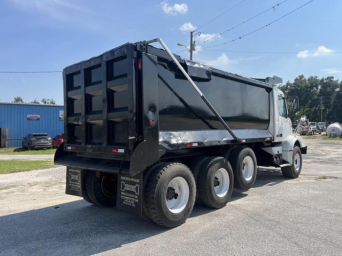 Used 2006 Volvo VHD Tri-Axle Dump Truck #5627