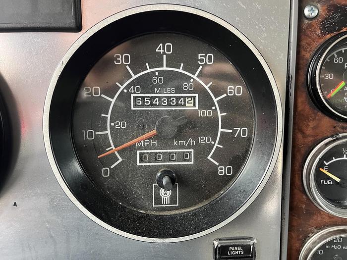 Used 2003 CATERPILLAR CT660S