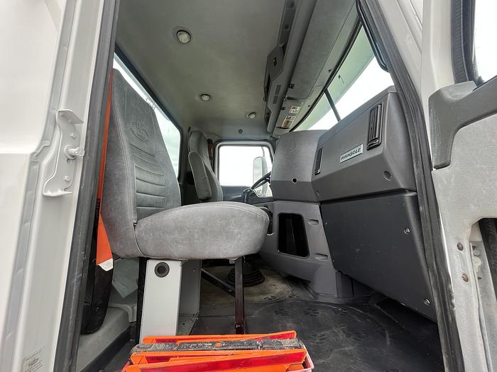 Used 2012 MACK Pinnacle CXU613 Day Cab Road Tractor #5657