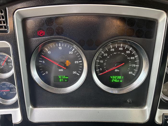 Used 2008 Kenworth T800 Tri-Axle Dump Truck