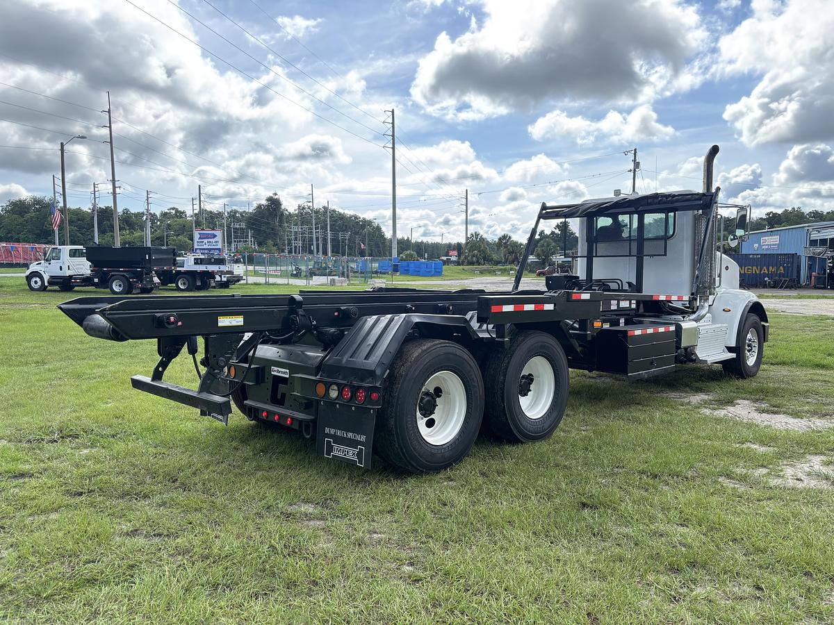 Used 2013 Peterbilt 365 Tandem-Axle Roll-Off Truck #5784