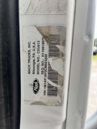 Used 2012 MACK Pinnacle CXU613 Day Cab Road Tractor #5657