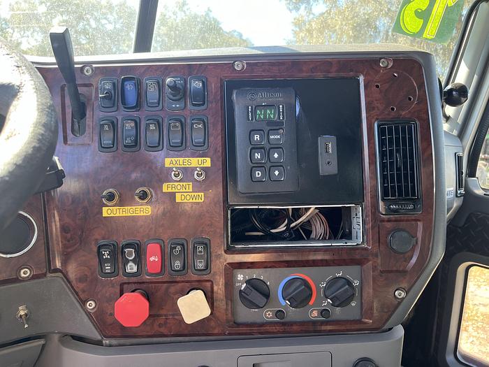 Used 2009 Mack GU813 Tri-Axle Dump Truck #5673